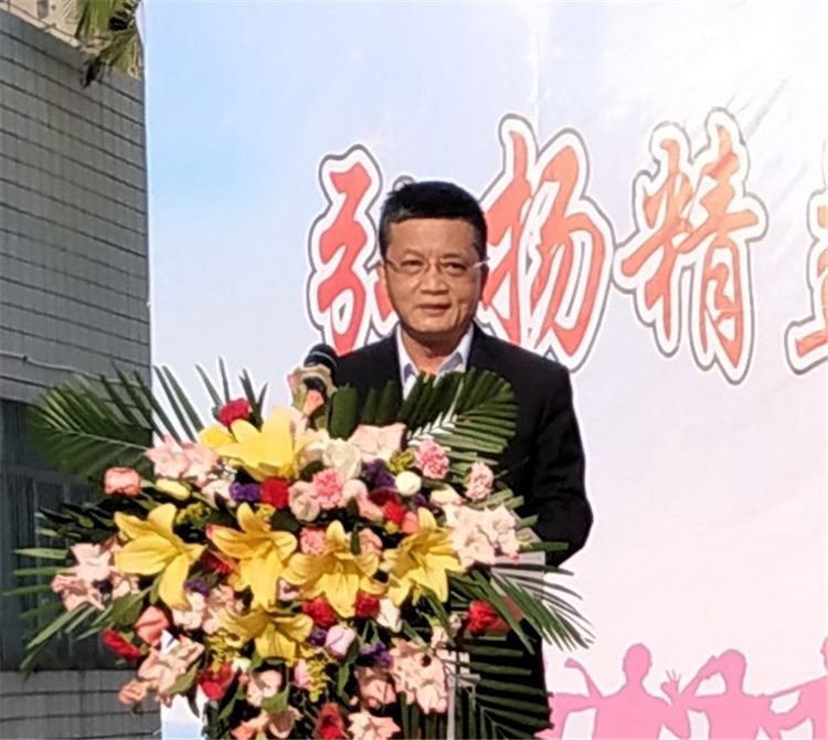 圖為梁軍同志作動員講話。
